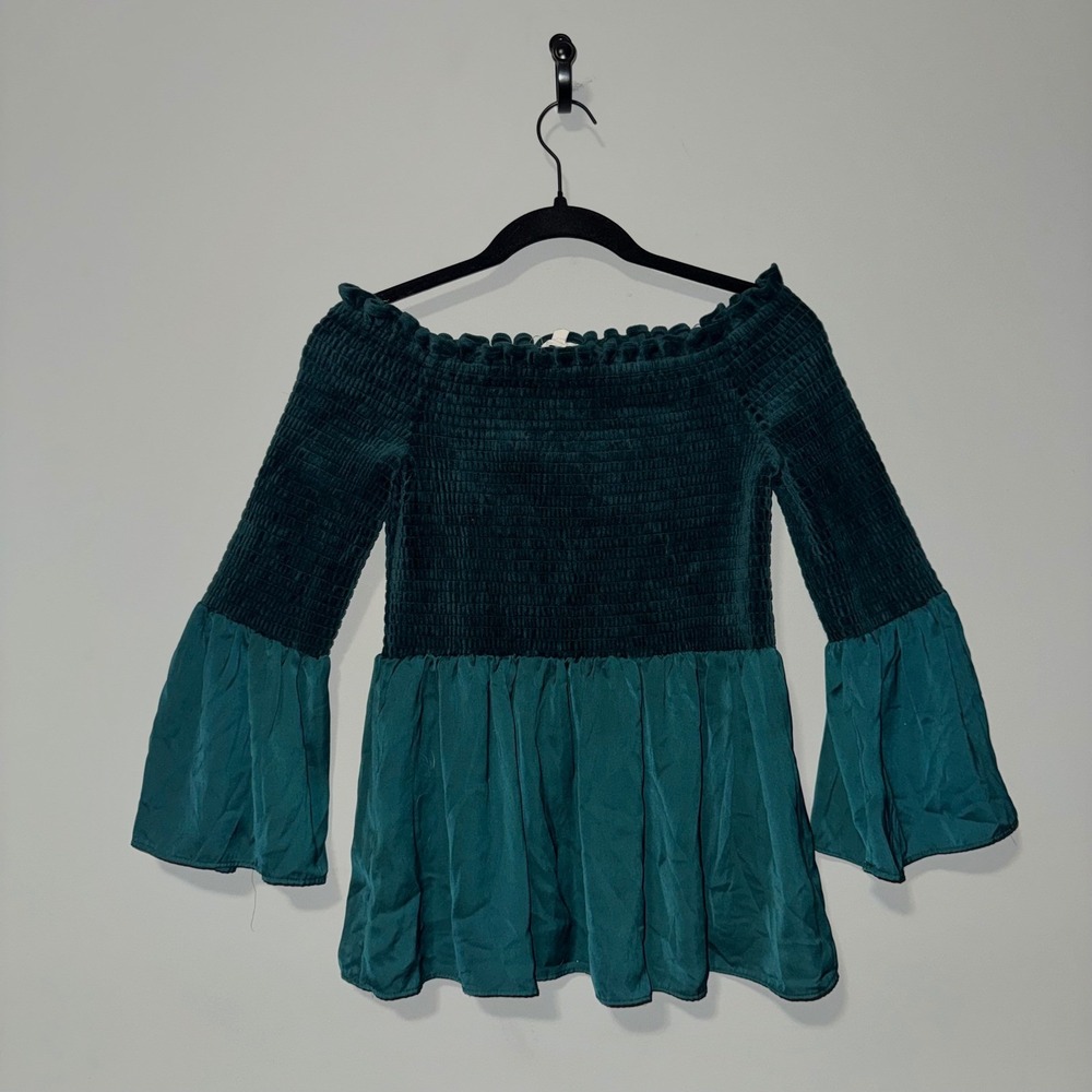 June and Delany Emerald Green Smocked‎ Off the Shoulder Peplum Bell Sleeve Top S